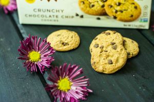 simple-mills-chocolate-chip-cookies